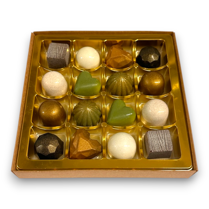 16 ask: Med bl.a. Tiramisu, Kaffe, Passionsfrukt, Brynt smör