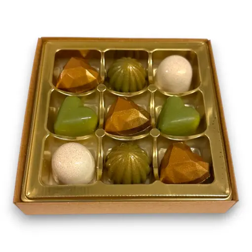 9 ask: Med bl.a. Brynt smör, Granskott, Jordgubb, Kaffe