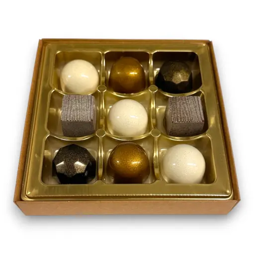 9 ask: Med bl.a. Hernö Gin, Tiramisu, Passionsfrukt, Älgört