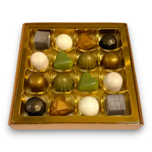 16 ask: Med bl.a. Tiramisu, Kaffe, Passionsfrukt, Brynt smör